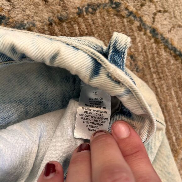 a.n.a High Rise Distressed Light Blue Jeans - Picture 4 of 7